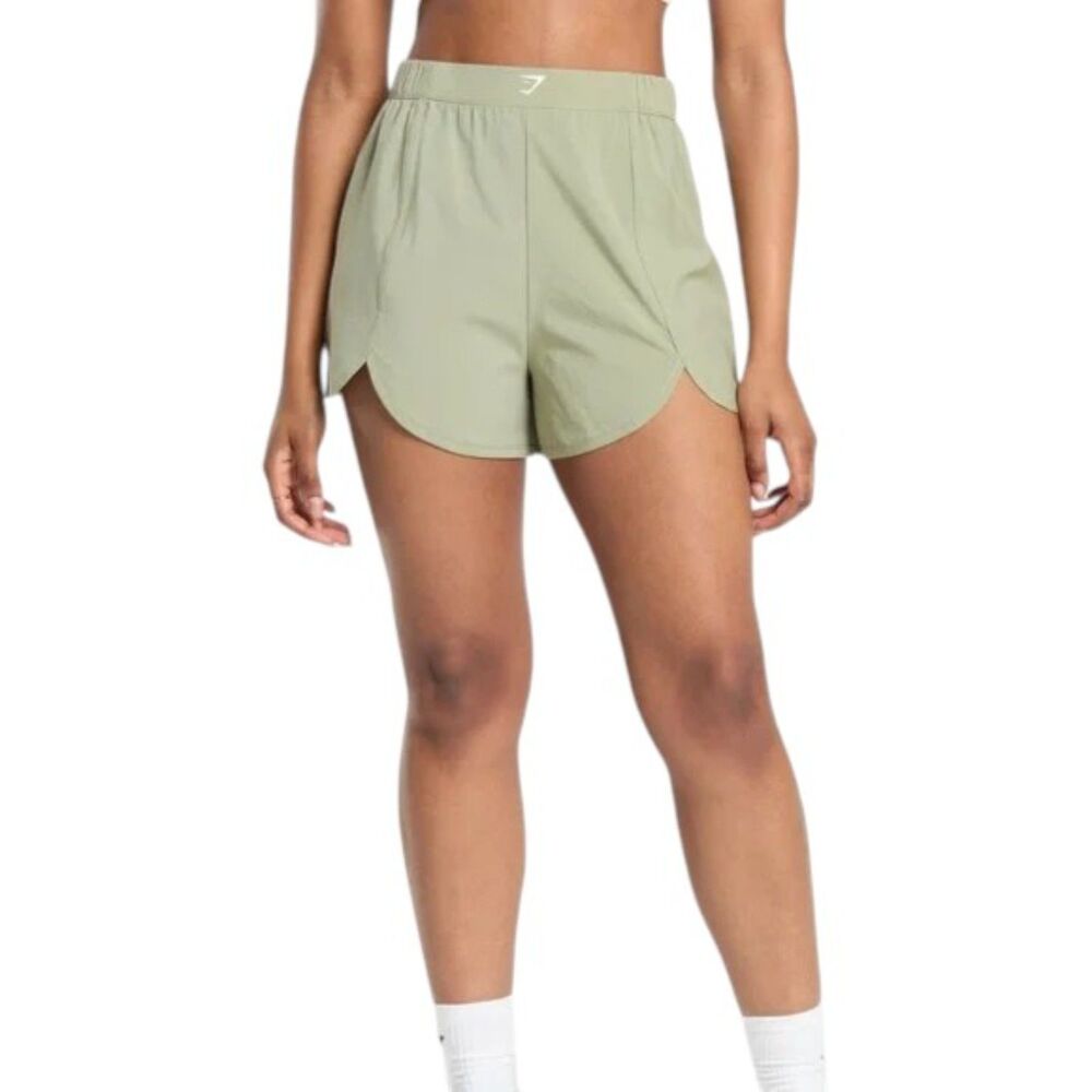 Gymshark Scallop Hem Shaped Short Regular Fit Chalk Green